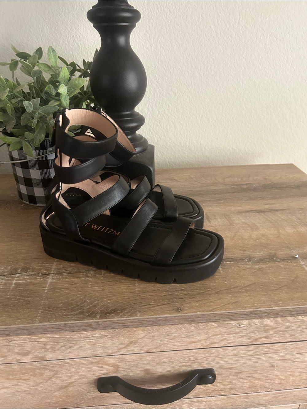 NEW Stuart Weitzman Gala Lift Leather Gladiator
Black Sandals 4.5